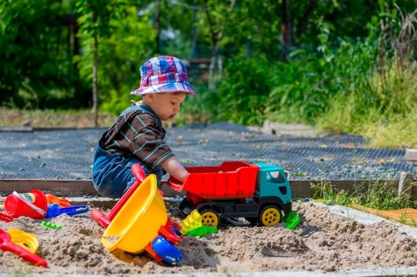 Опасности на детской площадке и нормы детских площадок