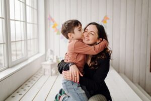 Психологи: когда мама счастлива, ребенок становится умнее